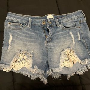 Denim cut off with lace detail